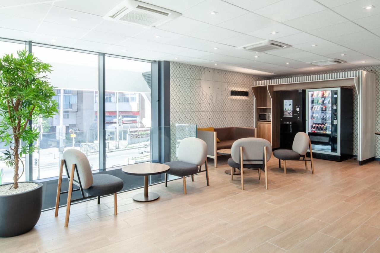 B&B Hotel Paris Porte De Баньоле Екстериор снимка
