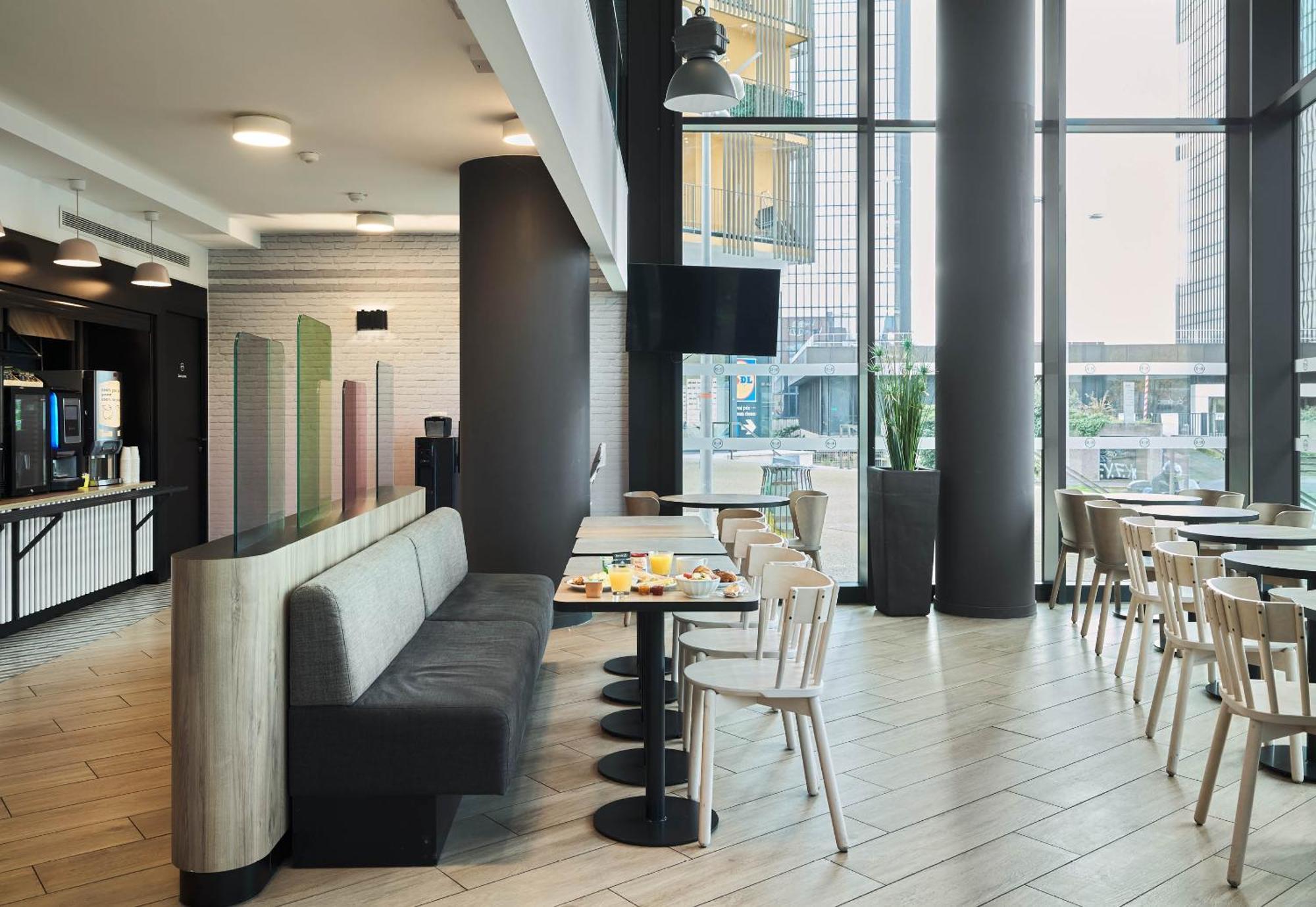 B&B Hotel Paris Porte De Баньоле Екстериор снимка