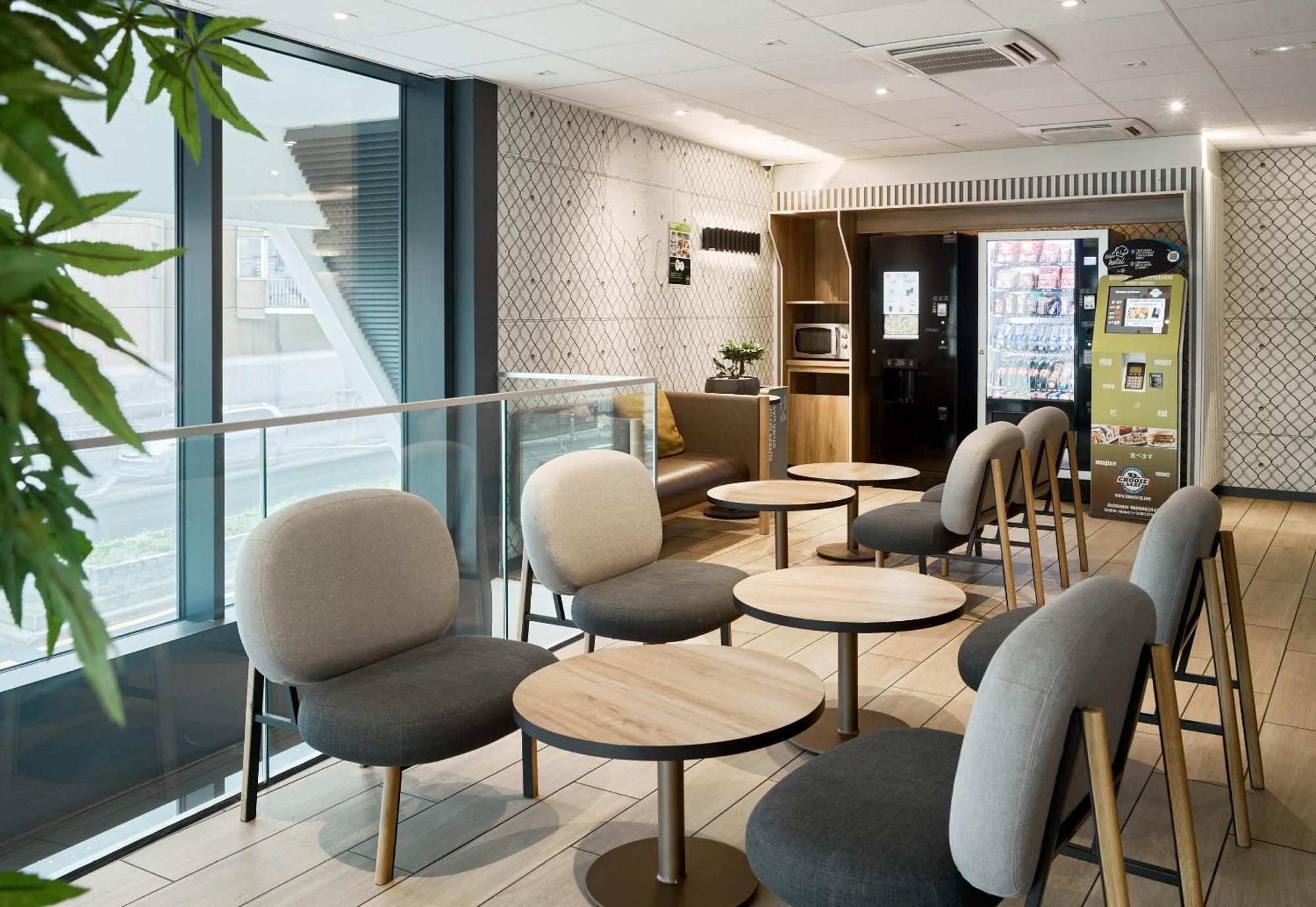 B&B Hotel Paris Porte De Баньоле Екстериор снимка