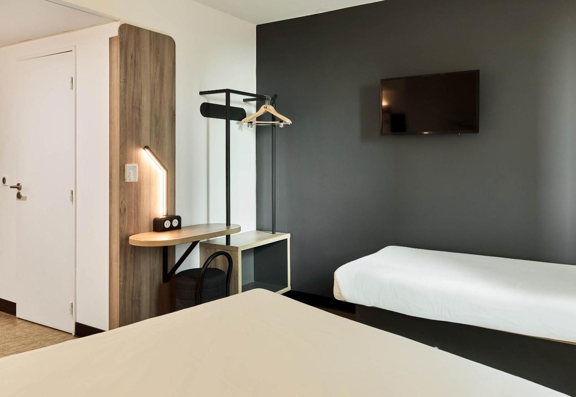 B&B Hotel Paris Porte De Баньоле Екстериор снимка
